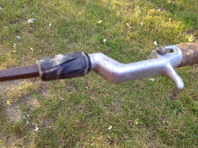 Flat Metal Rod Grip