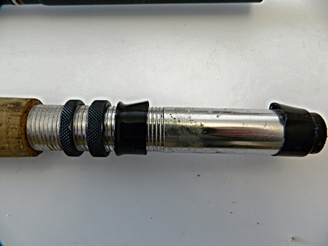 Rod handle reel lock