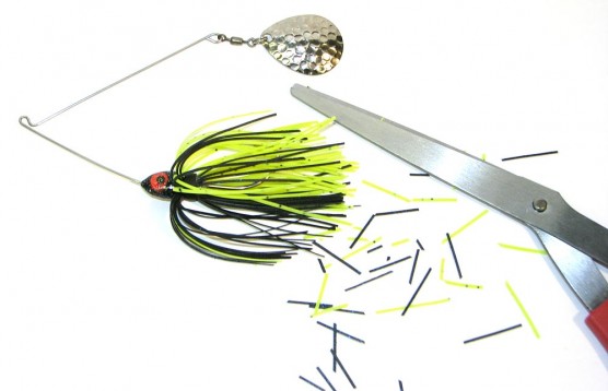 Trimming a spinnerbait skirt