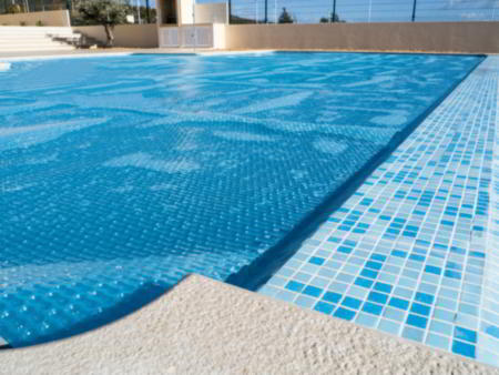 Swimming pool mesh cover