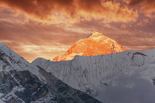 Makalu Mountain